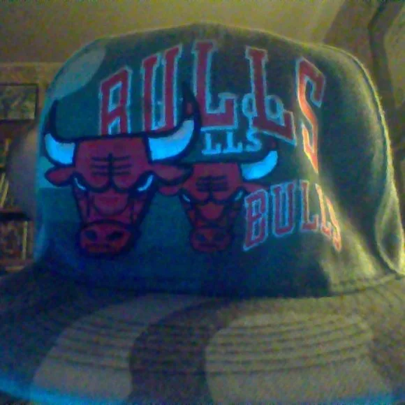 Bulls ball cap - Picture 1 of 3